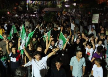 Riha ve Adana’da halk şöleni: Yasal düzenlemeler yapılana kadar mücadele sürecek