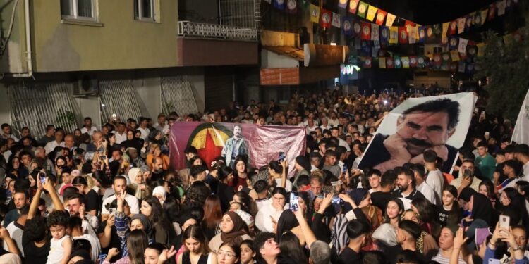 ‘Sürece omuz vermeye hazırız, iktidar da hazır olsun’
