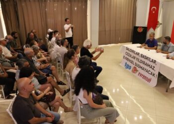 Evrensel gazetesine saldırı protesto edildi