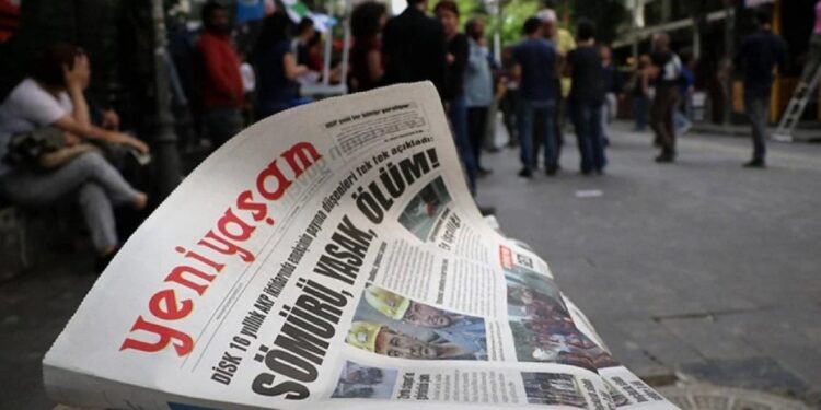 Gazete dağıtımcısına tehdit ve ajanlık teklifi