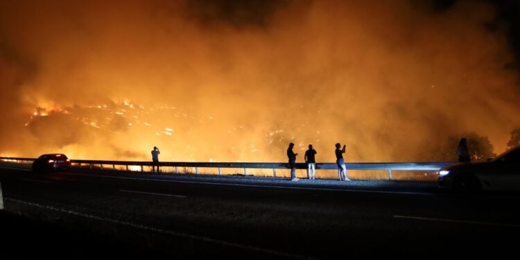 Licê’de yangın sürüyor