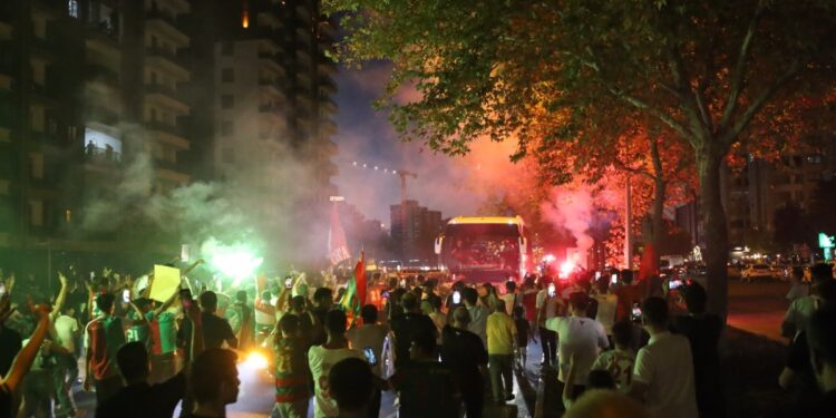 Halk Amedspor’u LED ekrandan izleyecek: İşte taraftar, işte şampiyon