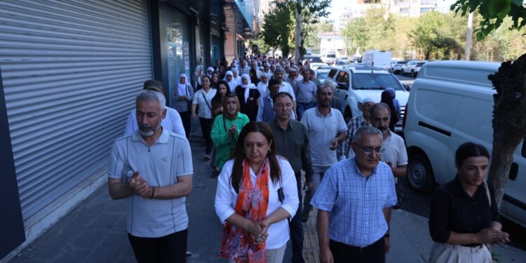 Berat Nazlıcan’ın taziyesine kitlesel ziyaret