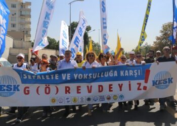 Kamu emekçileri iş bıraktı: Müzakere değil mücadele