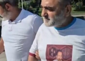 Meclis önünde ‘Toros’ yakan şahıs tutuklandı