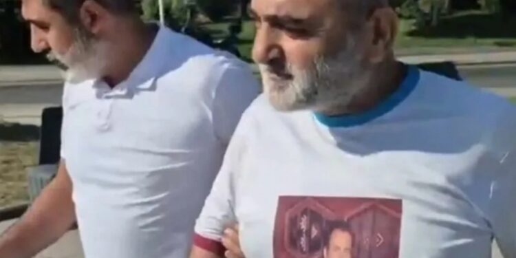 Meclis önünde ‘Toros’ yakan şahıs tutuklandı