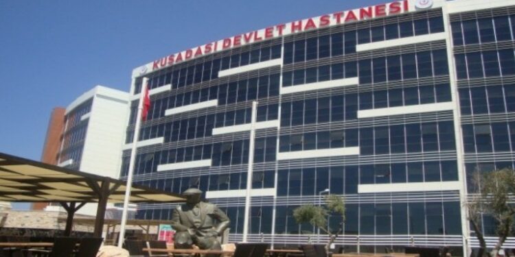 Bir çocuğu usulsüzce evlat edinen doktor gözaltına alındı