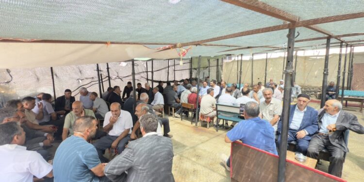 DEM Parti husumetli aileleri barıştırdı