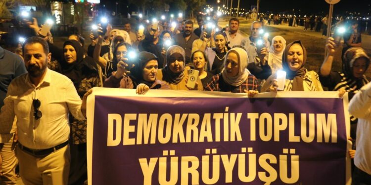 Tetwan’da ‘Barış ve Demokratik Toplum Yürüyüşü’