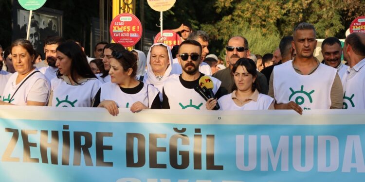 ‘Özel savaş politikalarıyla madde bağımlılık yaşı 9’a düştü’