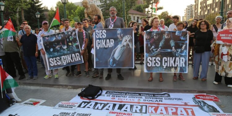 ‘Gazze’de açlık silah haline getirildi’