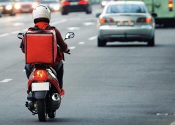 Yerel kurye şirketleri piyasadan silinmekle karşı karşıya