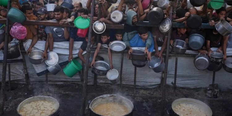 Gazze’de 2’si çocuk 11 kişi daha açlıktan hayatını kaybetti