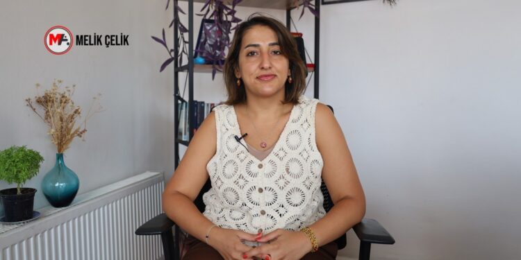 Elektronik kelepçe takılan gazeteci: Denetim değil cezalandırma