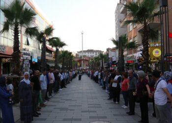 İstanbul’da ‘barış için insan zinciri’ eylemi