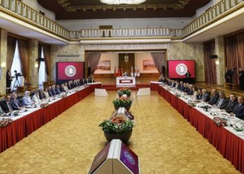 Komisyon Kalın, Yaşar ve Bayraktaroğlu’nu dinleyecek