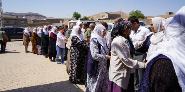 PKK’li Zeynep Karataş’ın taziyesine kitlesel ziyaret