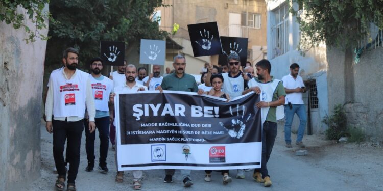 Mêrdîn’de uyuşturucuya karşı yürüyüş