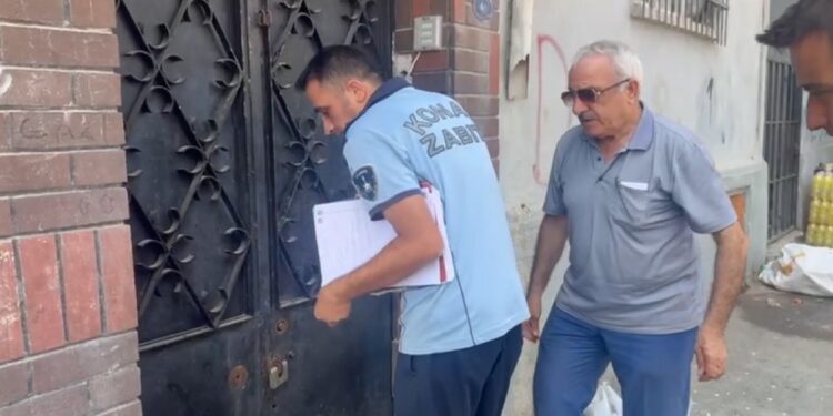 Kürtçe ders veren derneğin kapısına mühür vuruldu