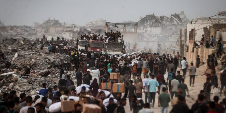 Gazze’de son 2 günde gıdaya ulaşmaya çalışırken 100’den fazla kişi öldürüldü