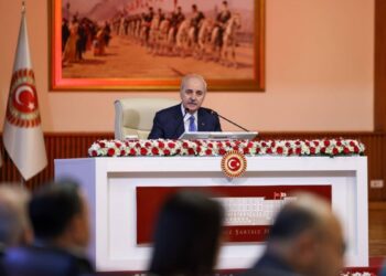 Kurtulmuş: Komisyon çözümün meşru adresidir