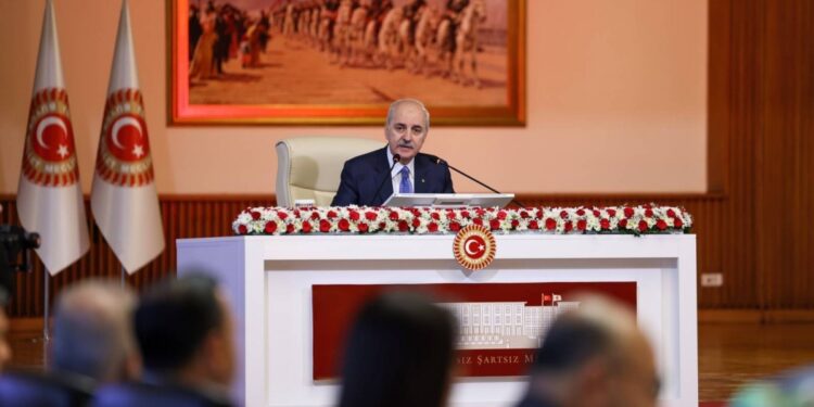 Kurtulmuş: Komisyon çözümün meşru adresidir