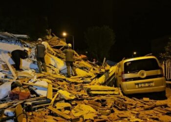 Balıkesir depreminde bir kişi hayatını kaybetti