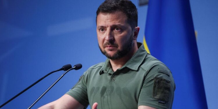 Zelenski: Acil bir ateşkes olmasını umuyoruz