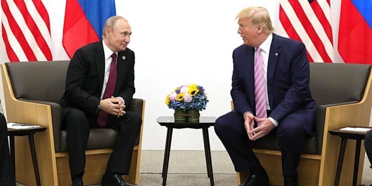 Trump ve Putin Alaska’da bir araya geldi