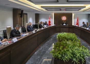 Hakem kurulu zam oranını belirlemek için toplandı