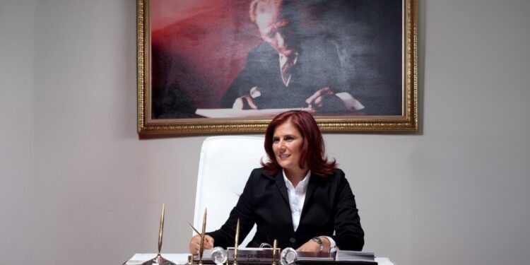 Özlem Çerçioğlu CHP’den istifa etti