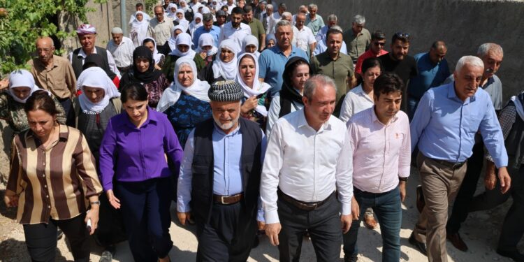 Karagöl ve Aydoğmuş’un taziyesine kitlesel ziyaret