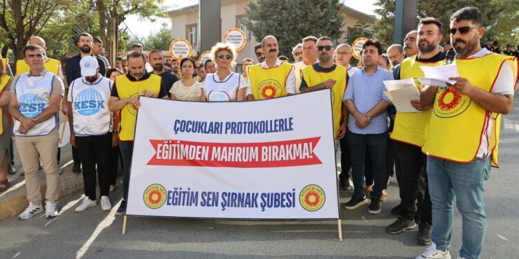 Şirnex’te öğrencilere ajanlık dayatması protesto edildi