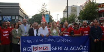 CHP’li heyetten kayyımın çıkardığı işçilere dayanışma ziyareti