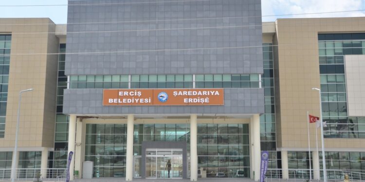 Erdîş’te halkın önerileriyle hizmet üretiliyor