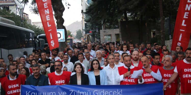 Wan’da kayyım yönetimine karşı 223 işçinin direnişi sürüyor