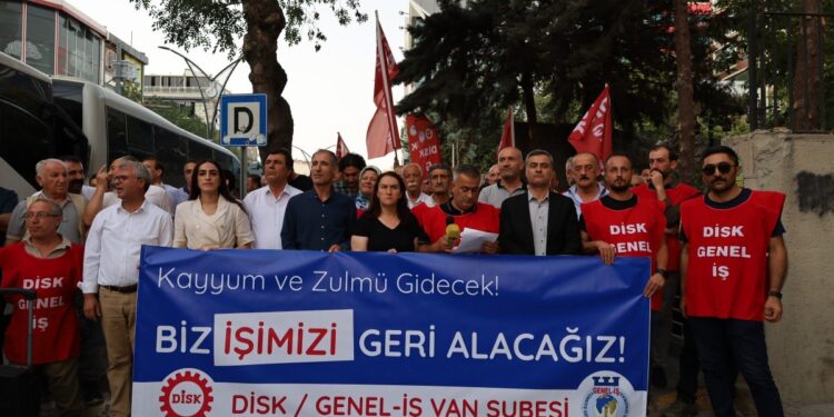 İşçilerin direnişi sürüyor: Kayyım, çözüm umutlarına darbedir