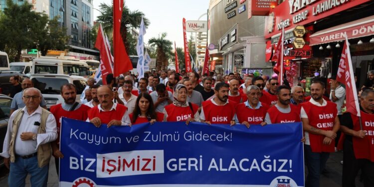 Direnişteki işçiler: Yerimize alınanlar kayyımın yakın akrabalarıdır