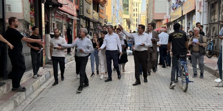 Wan halkı büyük mitinge hazırlanıyor