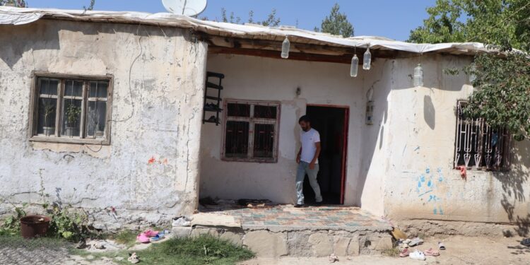 4 yıldır yatağa bağımlı yaşayan Halime Karataş yardım bekliyor