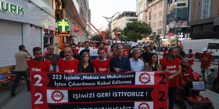 223 işçi direnişte: Hakkımızı alacağız
