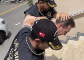 153 ayrı suçtan aranıyordu; 59 yıl kesinleşmiş hapis cezası bulunan firari hükümlü yakalandı!