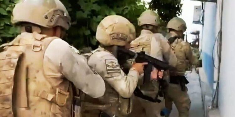 6 ilde suç örgütü operasyonu; 11 tutuklama