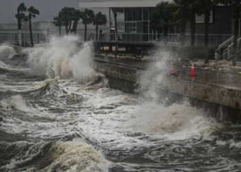 ABD’de Erin Kasırgası Alarmı! Bir Ada Tahliye Ediliyor
