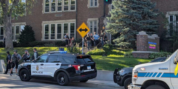 ABD'de  Okula Kanlı Saldırı! 3 Ölü, 20 Yaralı