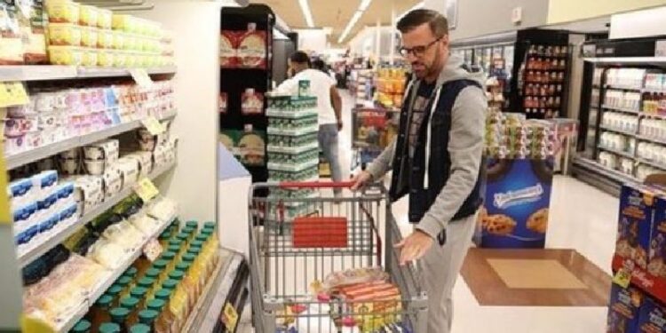 ABD'de tüketici güveni ağustosta beklentileri aştı