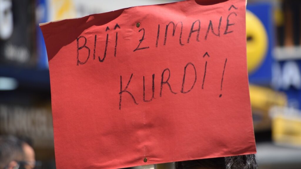 Agirî’den Avesta Derneği’nin mühürlenmesine tepki