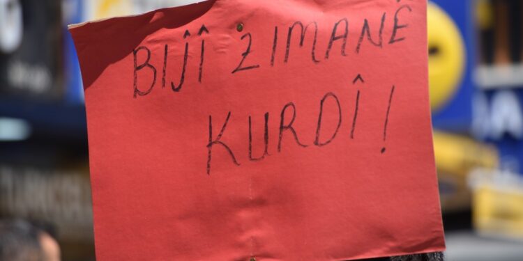 Agirî’den Avesta Derneği’nin mühürlenmesine tepki