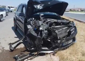 Aksaray’da 3 Araç Birbirine Girdi! 2’si Çocuk 5 Yaralı