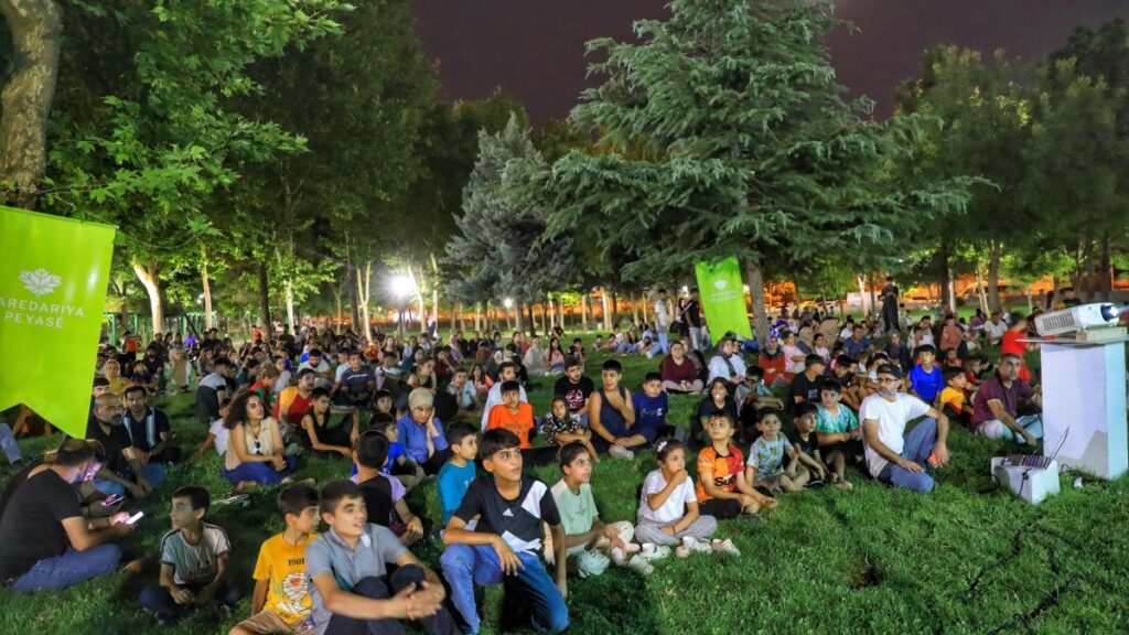 Amed'de Açık Hava Film Gösterimleri başladı